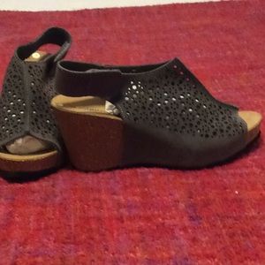 Italian women’s shoes. Never worn.